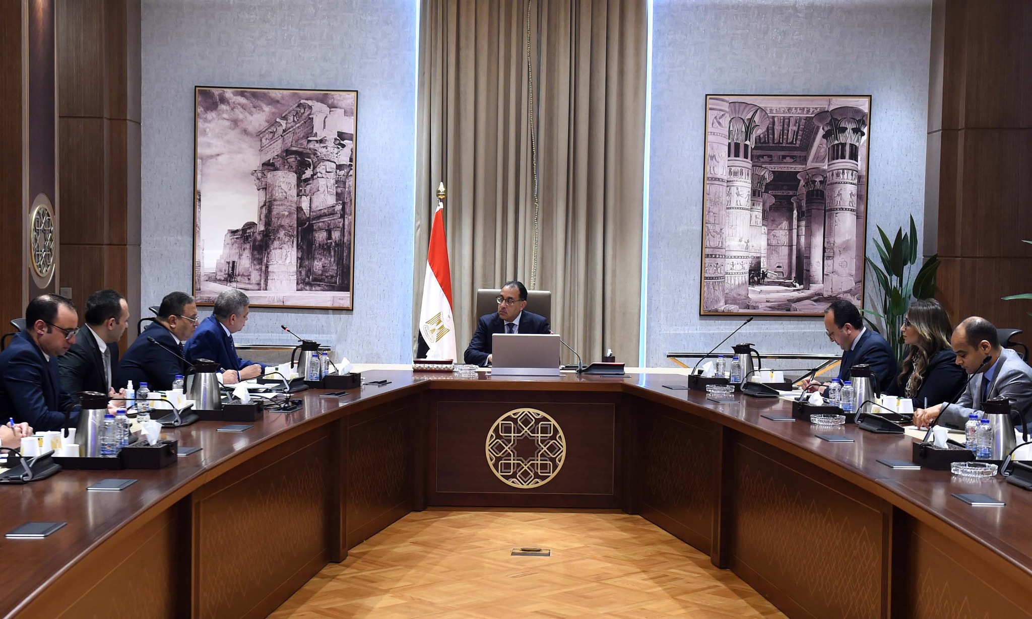 رئيس الوزراء يستعرض ملامح مشروع ضخم للبتروكيماويات في المنطقة الاقتصادية بالتعاون مع القطاع الخاص