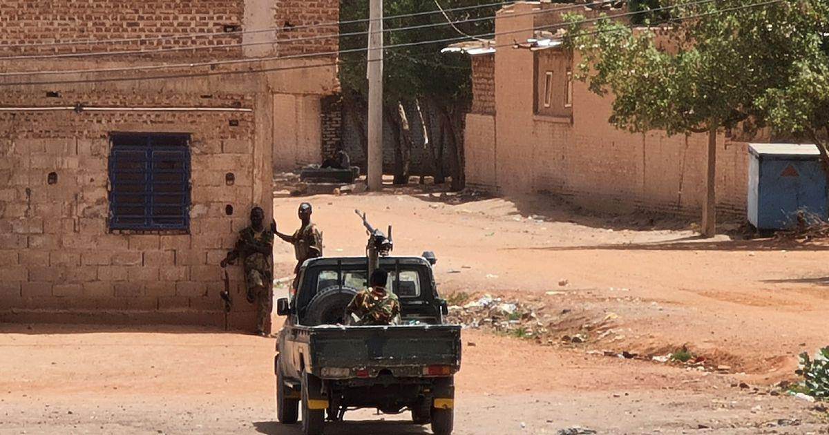 مع إعلان الجيش السوداني استعداده لتمديد الهدنة.. حاكم إقليم دارفور يدعو المواطنين لحماية ممتلكاتهم