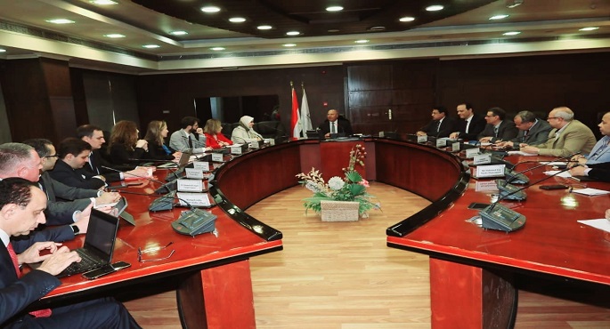 بالصور .. وزير النقل يبحث مع نائب رئيس بنك الاستثمار الأوروبي المشروعات المشتركة