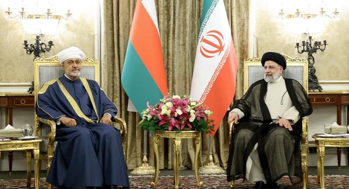 الوطن العمانية :زيارة السلطان العماني لإيران حققت نجاحا كبيرا في جميع مساراتها