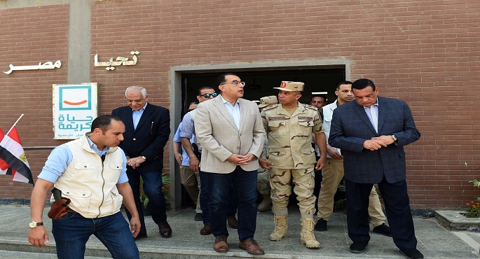 بالصور.. رئيس الوزراء يتفقد عددا من مشروعات “حياة كريمة” بقرية “الودي” بمركز الصف بالجيزة