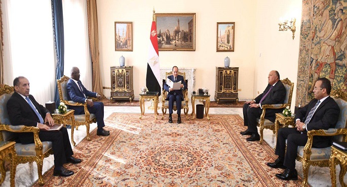بالصور.. الرئيس السيسي يتسلم رسالة خطية من نظيره الموريتاني حول تعزيز العلاقات الثنائية