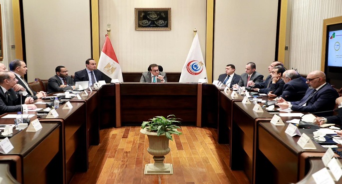 بالصور .. وزير الصحة يوجه بوضع خطة متكاملة لانشاء مراكز تميز تخصصية بجميع المحافظات