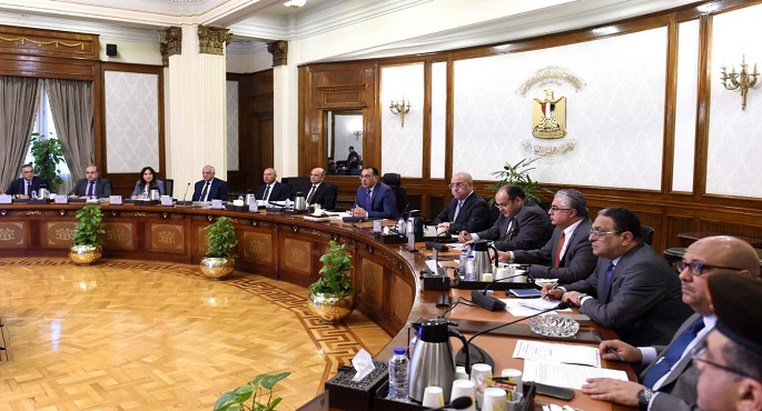بالصور.. رئيس الوزراء: نعمل على وضع حلول غير تقليدية لحل مشكلات المستثمرين