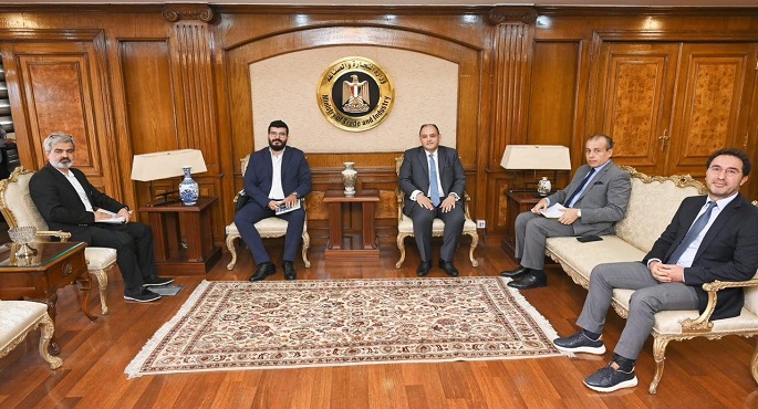 وزير التجارة يبحث مع إحدى كبريات الشركات التركية المتخصصة في مجال الجلود ضخ استثمارات جديدة