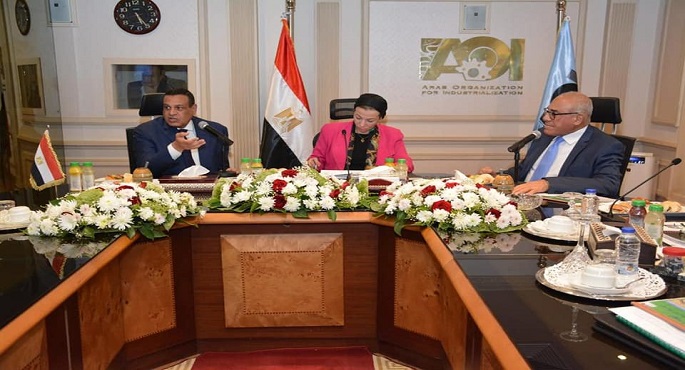 وزيرا التنمية المحلية والبيئة ورئيس الهيئة العربية للتصنيع يبحثون آليات تنفيذ البنية الأساسية لمنظومة النظافة بالمحافظات