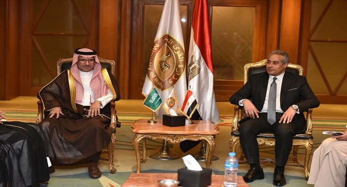 وزير القوى العاملة يلتقي نائب وزير الموارد البشرية لقطاع العمل السعودي