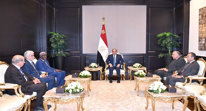 الرئيس السيسي يلتقي رئيس مفوضية الاتحاد الأفريقي في شرم الشيخ