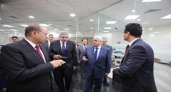 بالصور.. وزير التعليم العالي يتفقد شركة “انطلاق” بجامعة المنصورة ويشيد بأعمال التحول الرقمي بالجامعة