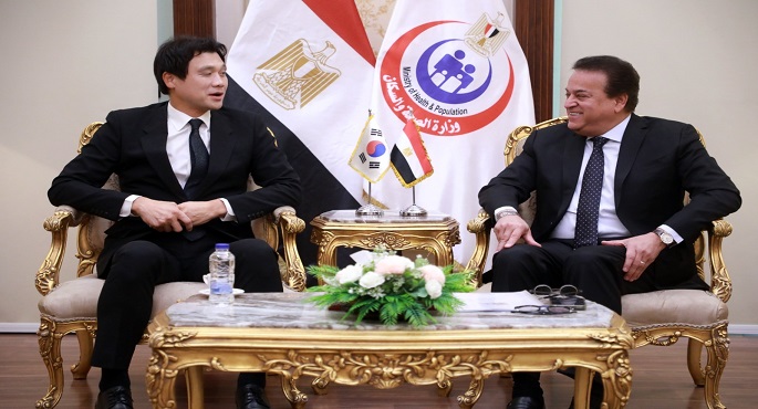 بالصور.. وزير الصحة يستقبل سفير كوريا لدى مصر لتعزيز سبل التعاون بالقطاع الصحي