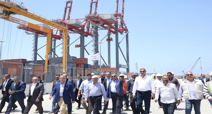 بالصور.. وزير النقل يتفقد التجهيزات النهائية لمحطة “تحيا مصر” متعددة الأغراض بميناء الإسكندرية