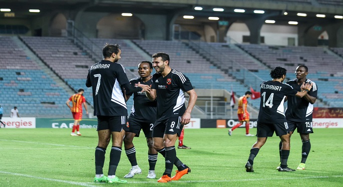 كهربا وتاو ضمن 5 لاعبين من الأهلي في التشكيل المثالي لنصف نهائي دوري الأبطال
