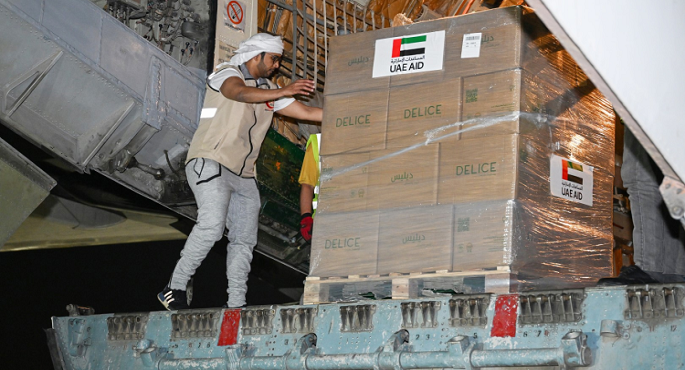 الإمارات ترسل إمدادات غذائية عاجلة لـ السودانيين على حدود تشاد