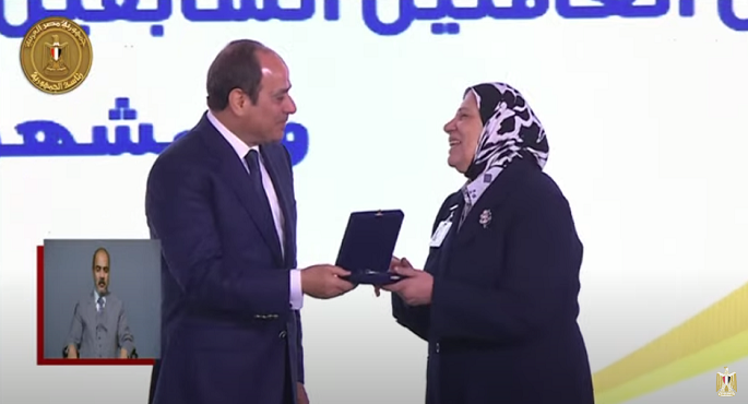 الرئيس السيسي يكرم نماذج مشرفة من عمال مصر خلال احتفالية عيد العمال