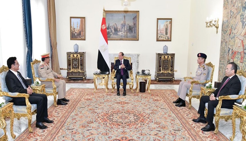 الرئيس السيسي يؤكد دعم مصر الأخوي الكامل لليمن لاستعادة الأمن والاستقرار والشروع في مسار التنمية