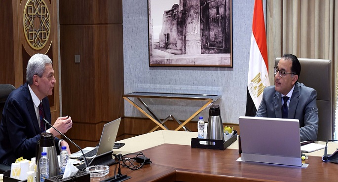 رئيس الوزراء يطمئن على توافر الأرصدة الكافية من مختلف الأدوية والمستلزمات الطبية