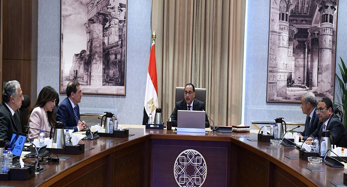 رئيس الوزراء يتابع موقف تطوير منظومة تداول وتوزيع المنتجات البترولية