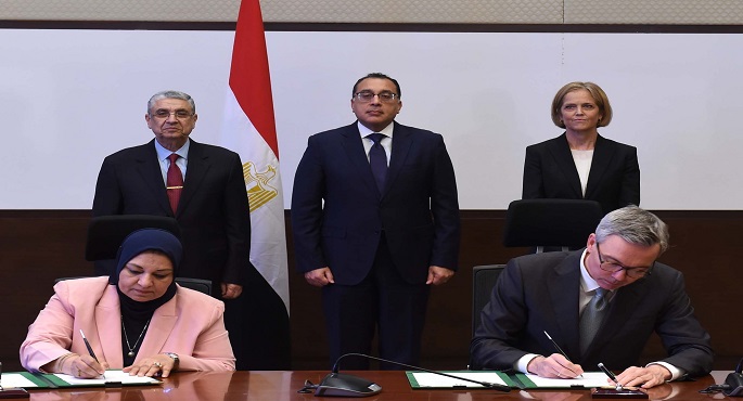 رئيس الوزراء يشهد توقيع مذكرة تفاهم لبدء دراسات مشروع تصدير الطاقة المتجددة من مصر إلى أوروبا عبر إيطاليا