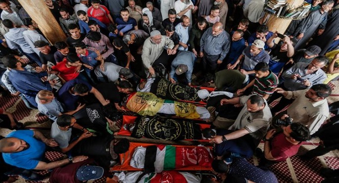 وسط حالة من الحداد والنفير العام .. الفلسطينيون يُشيعون  “شهداء” العدوان الإسرائيلي على قطاع غزة