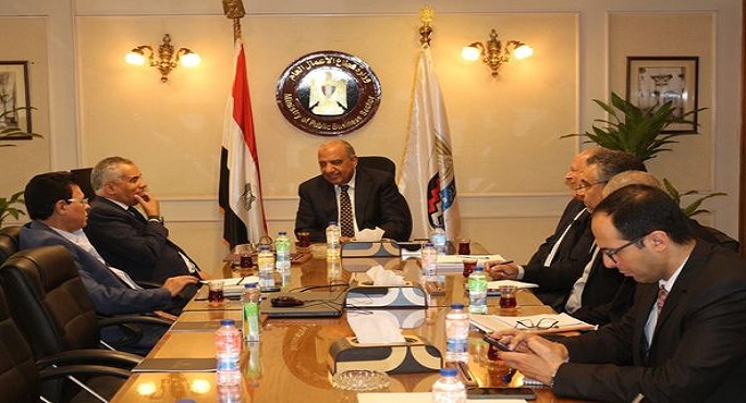 بالصور .. وزير قطاع الأعمال يوجه بالإسراع في إنهاء اتفاقيات الشراكة مع شركاء العمل من القطاع الخاص