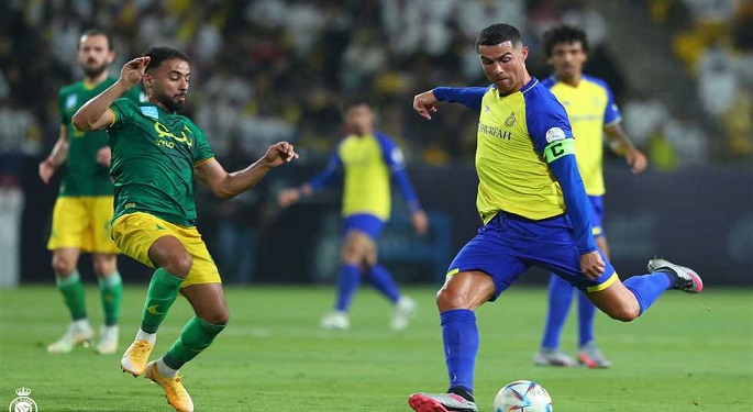النصر يتعادل مع الخليج ويقدم هدية للاتحاد في صراع الصدارة بالدوري السعودي