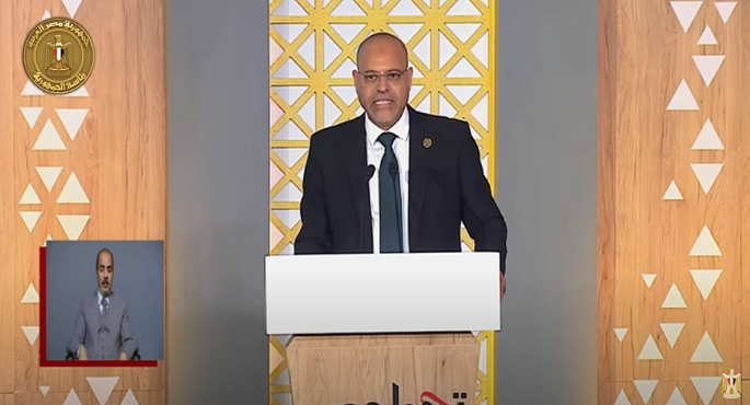 رئيس اتحاد نقابات عمال مصر: القيادة المصرية الحكيمة ساهمت في تخفيف أعباء العمال