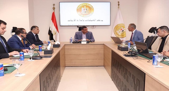 وزير التنمية المحلية يتابع مع المحافظين قرارات تحديد أسعار تعريفة الركوب الجديدة لسيارات الأجرة