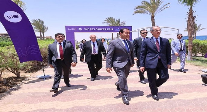 بالصور.. وزير الاتصالات يفتتح ملتقى توظيف خريجى مدارس WE للتكنولوجيا التطبيقية