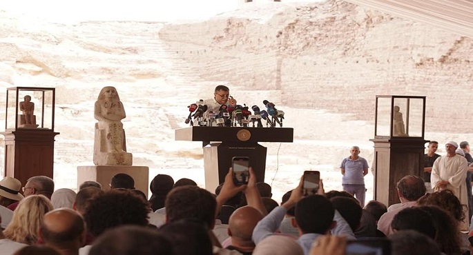 بالصور والفيديو ..وزير الآثار يعلن عن اكتشافات أثرية جديدة بجبانة سقارة الأثرية