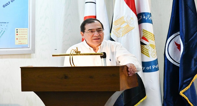 بالصور.. اجتماع موسع لدعم خطط زيادة الانتاج البترولي
