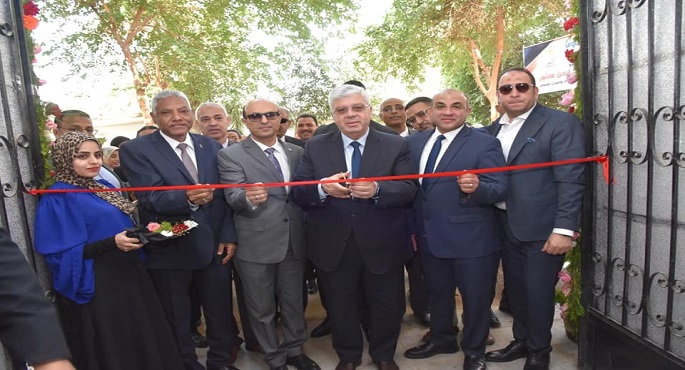 بالصور.. وزير التعليم العالي ورئيس جامعة أسيوط يفتتحان المحلب الآلي بجامعة أسيوط