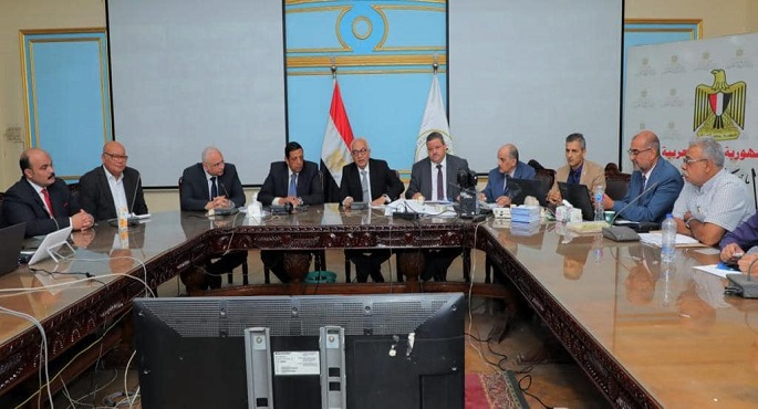 وزير التعليم يتابع سير امتحانات الدبلومات الفنية من غرفة العمليات المركزية بالوزارة