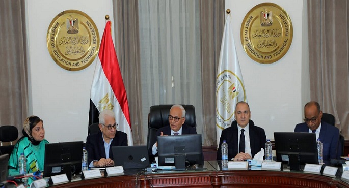 بالصور.. وزير التعليم يستعرض جهود الوزارة في مجال تطوير التعليم قبل الجامعي