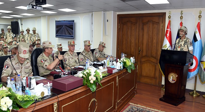 وزير الدفاع يشهد تنفيذ مشروع مراكز القيادة التخصصي للهيئة الهندسية للقوات المسلحة