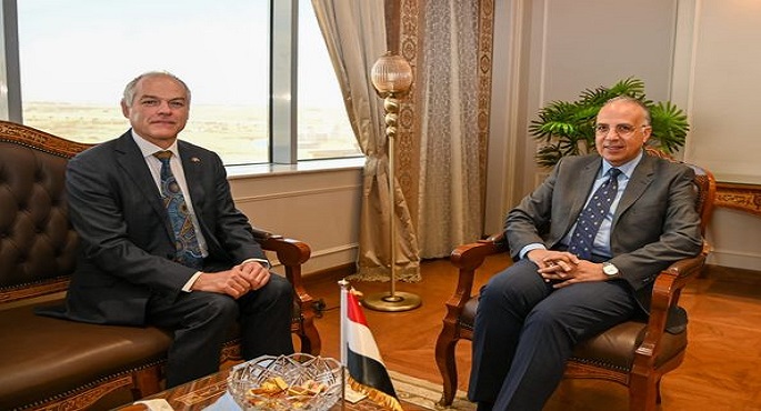 بالصور.. وزير الرى يبحث مع السفير الأسترالي بمصر سبل تعزيز التعاون في مجال الموارد المائية