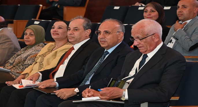وزير الري: قطاع المياه يواجه تحديات تقترن بتأثيرات تغير المناخ