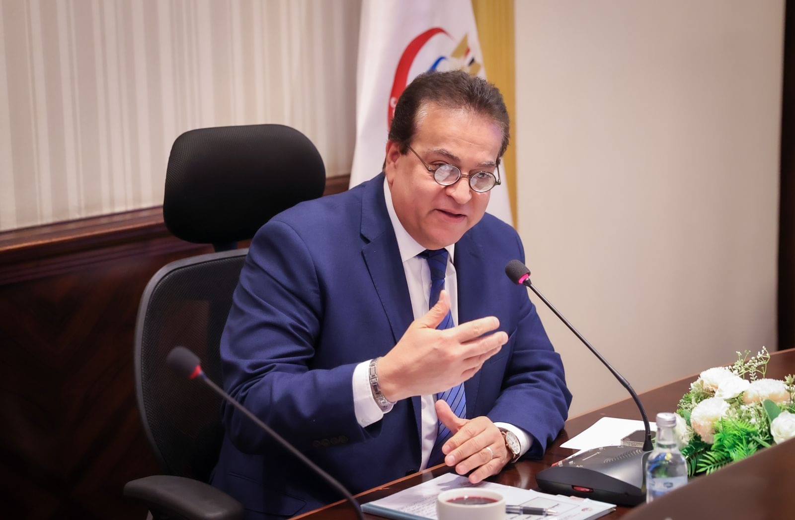 وزير الصحة يؤكد أهمية القوافل الطبية المتنقلة في وصول الخدمات للأهالي بالأماكن النائية