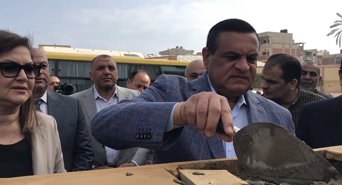 بالصور.. وزيرا التنمية المحلية والتخطيط يضعان حجر الأساس لمجمع خدمات مصر بالعريش