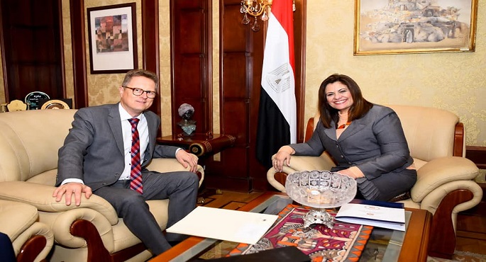 بالصور.. وزيرة الهجرة تبحث مع السفير الألماني تعزيز التعاون المشترك في مجالات الهجرة
