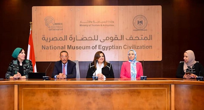 بالصور.. وزيرة الهجرة تشارك في فعاليات الدورة الأولى للملتقى الدولي لتمكين المرأة بالفن
