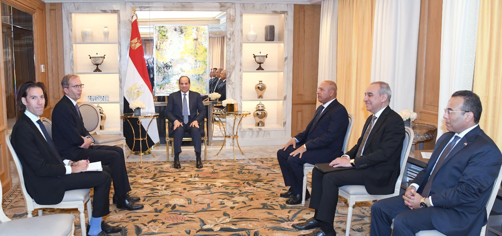 السيسي يبحث مع رئيس شركة ألستوم الفرنسية سبل التعاون المشترك