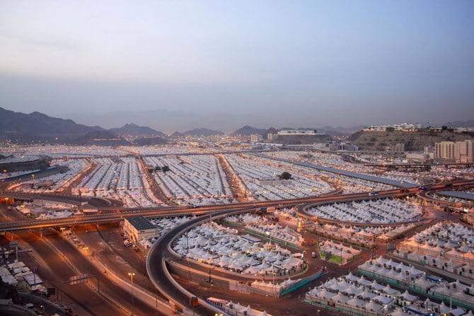 ضيوف الرحمن يستقرون فى مشعر منى استعدادا للتوجه إلى عرفات