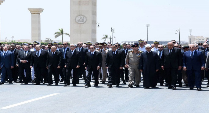 بالفيديو والصور .. الرئيس السيسي يتقدم مشيعي جنازة والدة الدكتور مصطفى مدبولي رئيس مجلس الوزراء