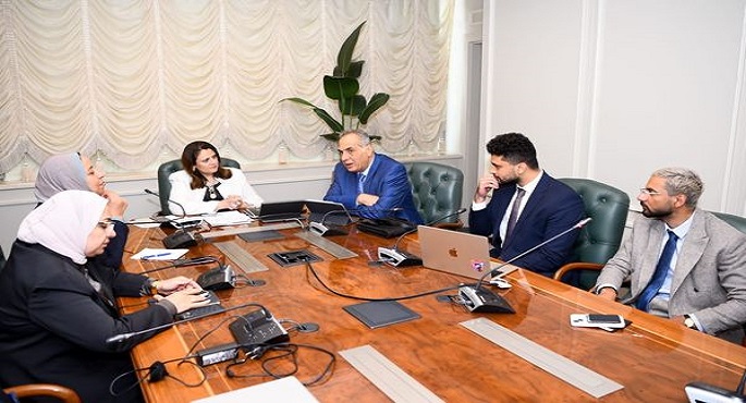 بالصور.. وزيرة الهجرة تستعرض تطبيق «المصريين في الخارج» وأهم الخدمات المقدمة من خلاله