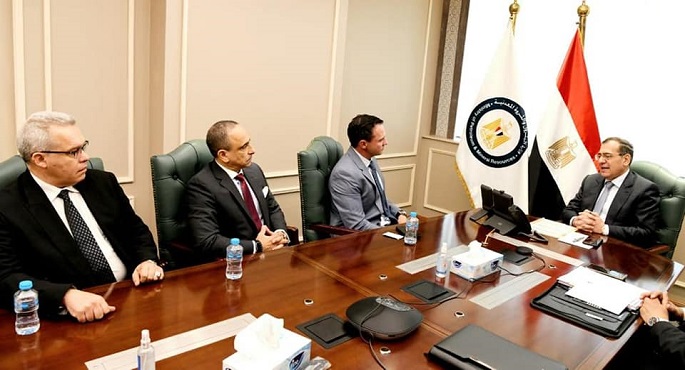 بالصور .. وزير البترول يبحث مع الرئيس التنفيذي لشركة هاليبرتون أوجه التعاون المشترك