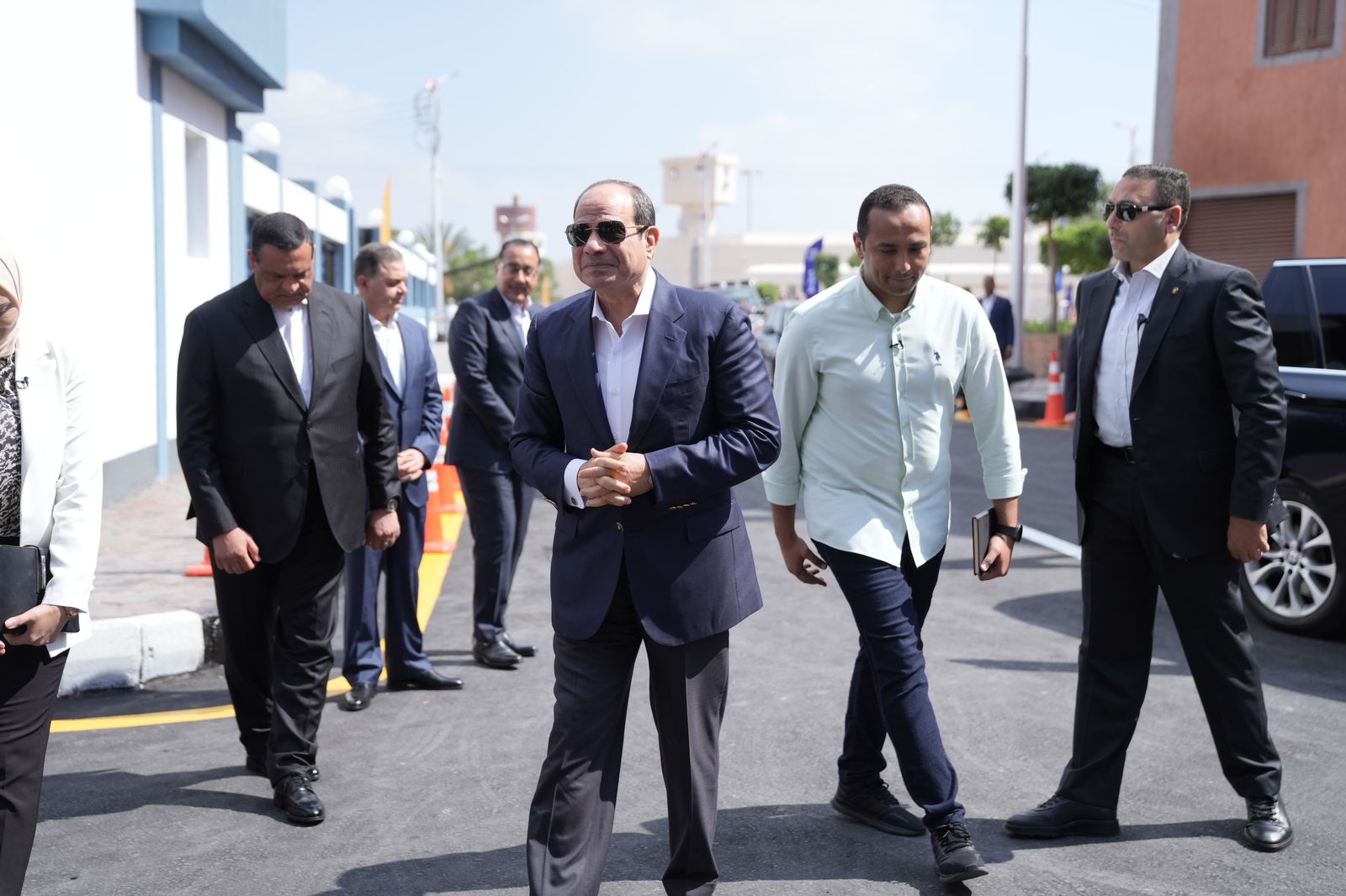 الرئيس السيسي يتفقد الوحدة الصحية ضمن مشروعات بقرية الأبعادية بالبحيرة