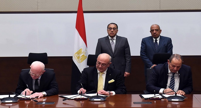 مدبولي يشهد توقيع عقدي إيجار ووكالة لإعادة تأهيل وتشغيل مصنع غير مُستغل لمرشحات الكٌلى لتوفير احتياجات الغسيل الكُلوي