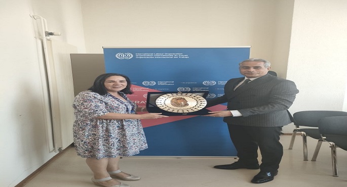 وزير العمل يستعرض مع مديرة مكتب الأنشطة العمالية لمنظمة العمل الدولية إجراءات تعزيز علاقات العمل