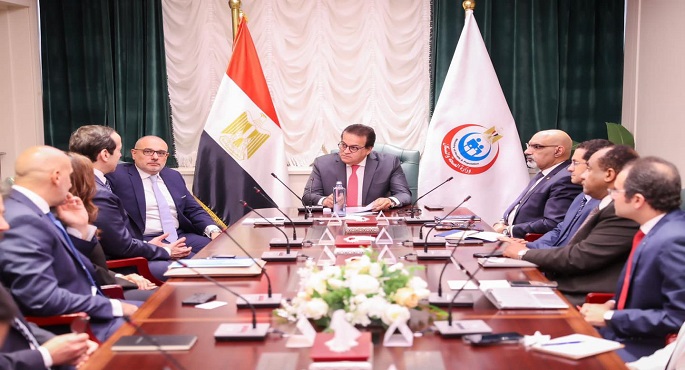بالصور.. وزير الصحة يعقد اجتماعا مع شركة أبوت لتعزيز التعاون المشترك للارتقاء بالخدمات الصحية المقدمة للمواطنين