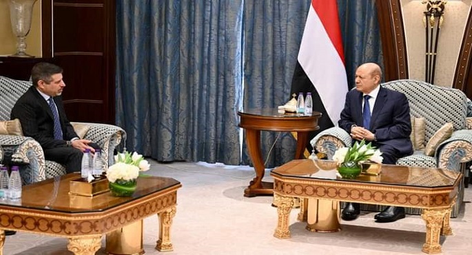 رئيس القيادة اليمني يؤكد ضرورة انتقال المجتمع الدولي إلى دائرة الفعل إزاء الانتهاكات الحوثية